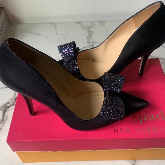 Black satin high heels with sequins bow - Picture 2 of 4